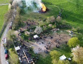 Osterfeuer Luftaufnahme